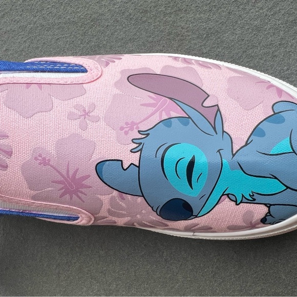 Disney Women’s Stitch Canvas Slip on shoes Sz 8.5 New with tags - Picture 10 of 10